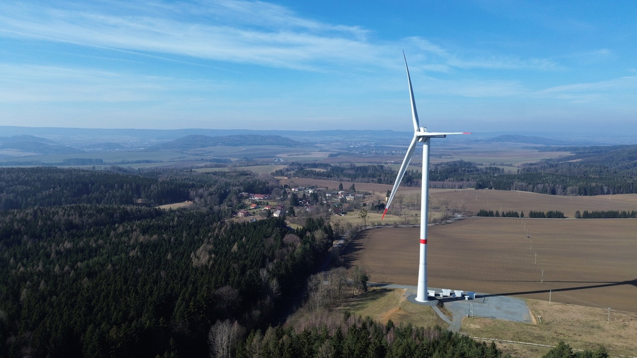 Největší český větrník zblízka: hluk, vzhled a zkušenost z místa