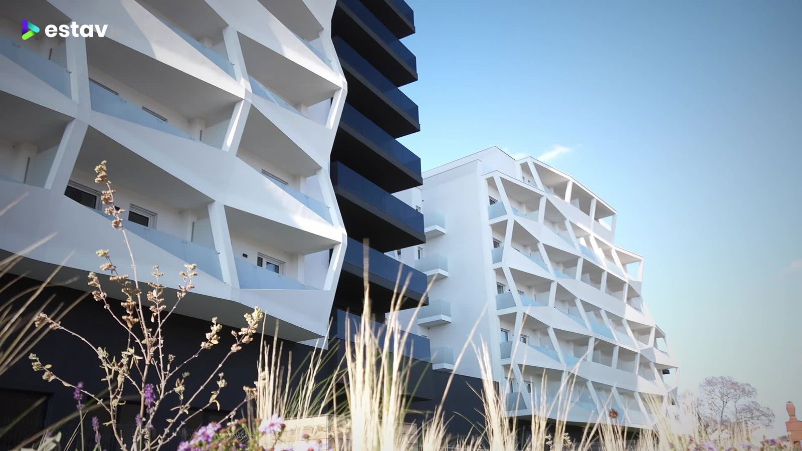 Fasádu Allrisk MERIDIEM ocenila veřejnost. Majitelé bytů ocení bytové stanice DucoTech