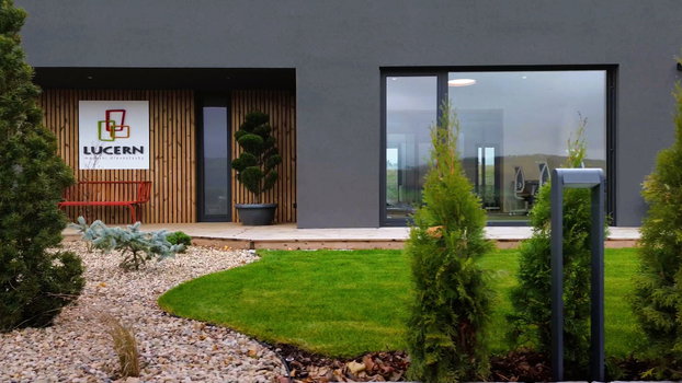 LUCERN otevírá nové sídlo se showroomem v Bavoryni