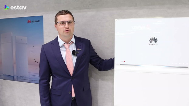 Střídač s napětím 1 000 V a rychlejší instalace baterií – to jsou novinky Huawei v roce 2026