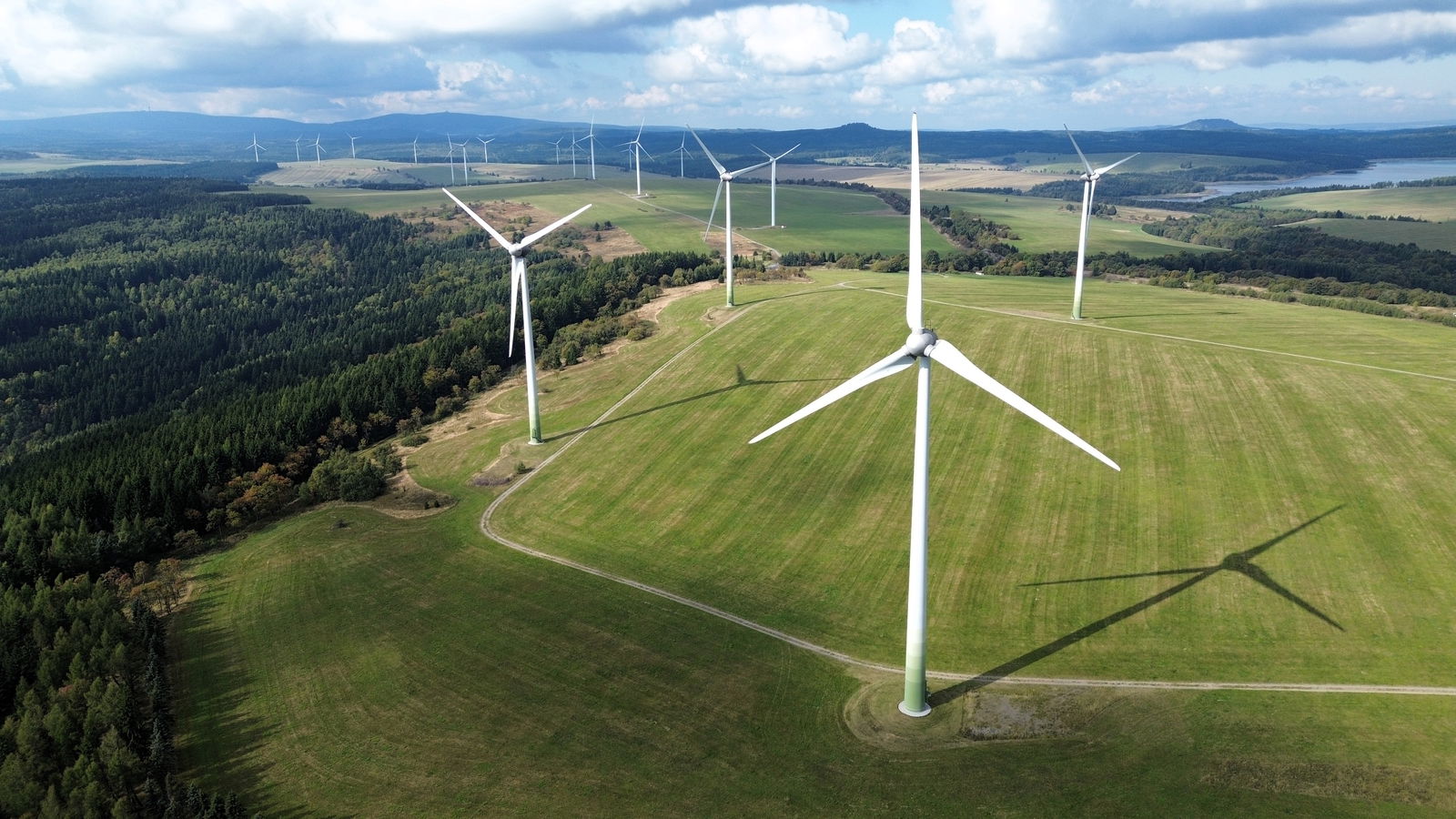 21 turbín, 42 MW. Větší větrnou farmu v ČR zatím nikdo nepostavil