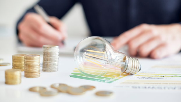 Domácnosti při energetické krizi fixují energie a pokračují v úsporách